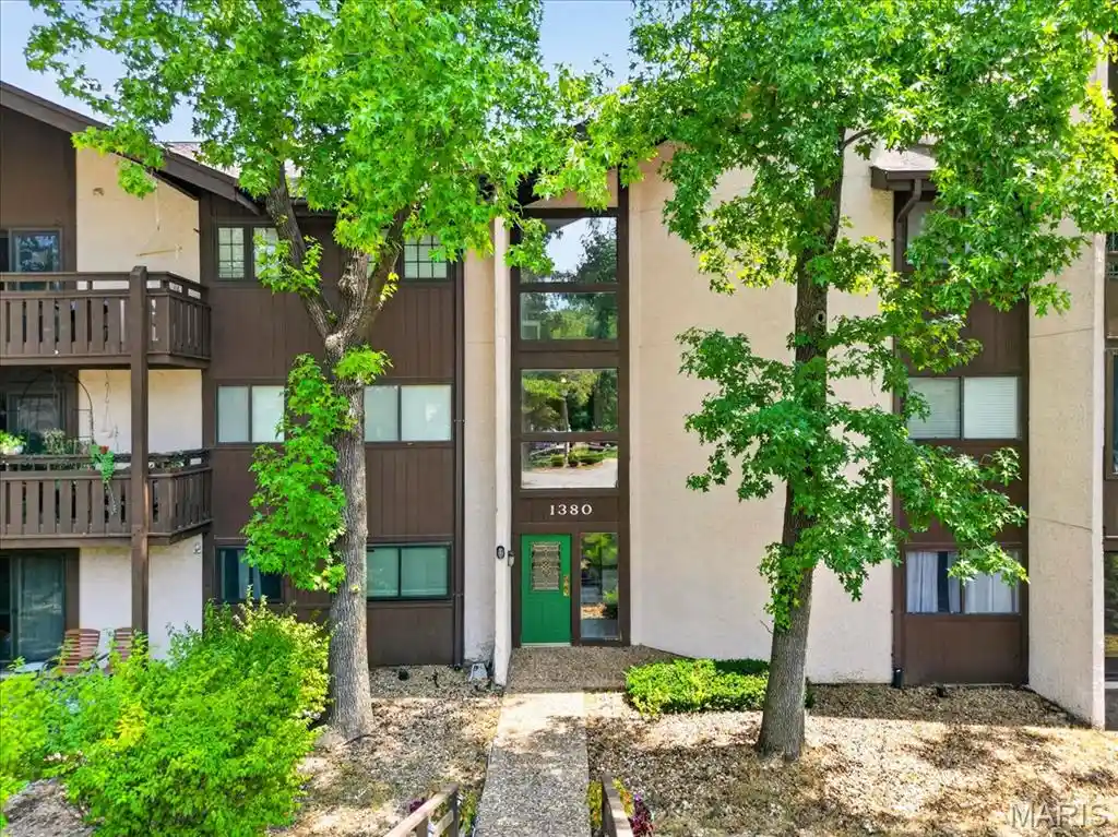 Listing Photo 2 - Condo for sale in 1380 Heritage Lndg located at 1380 Heritage Lndg, St. Charles, MO 63303 - Unit #202