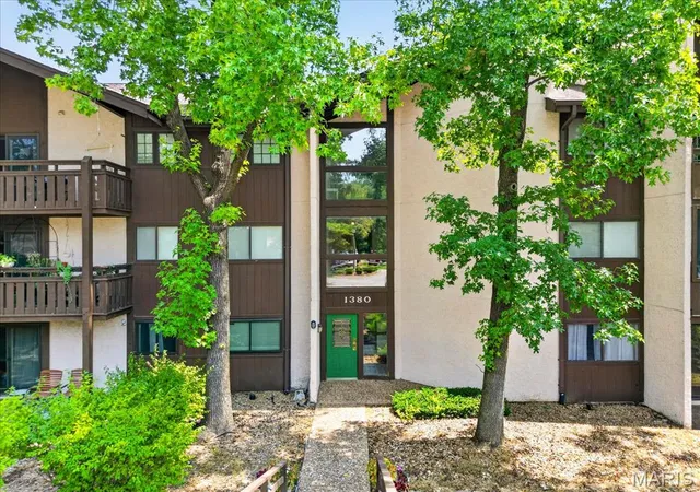 Photo 2 of Sale Pending at 1380 Heritage Lndg #202, Saint Charles, MO 63303 | MLS# MIS26046106 | Listing updated on 2026-09-06