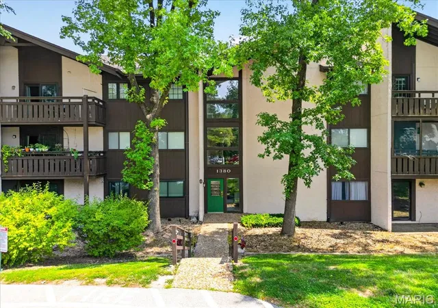 Photo 3 of Sale Pending at 1380 Heritage Lndg #202, Saint Charles, MO 63303 | MLS# MIS26046106 | Listing updated on 2026-09-06