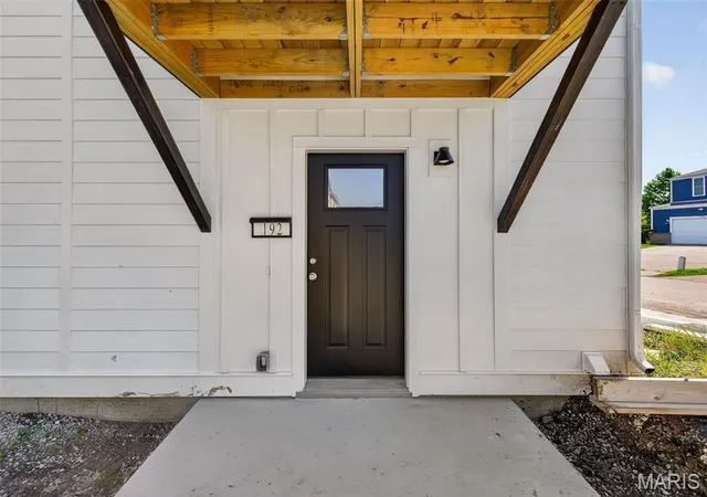 Photo 4 of Sale Pending at 192 Canal Cottage Aly, Saint Charles, MO 63301 | MLS# MIS26046108 | Listing updated on 2026-07-30