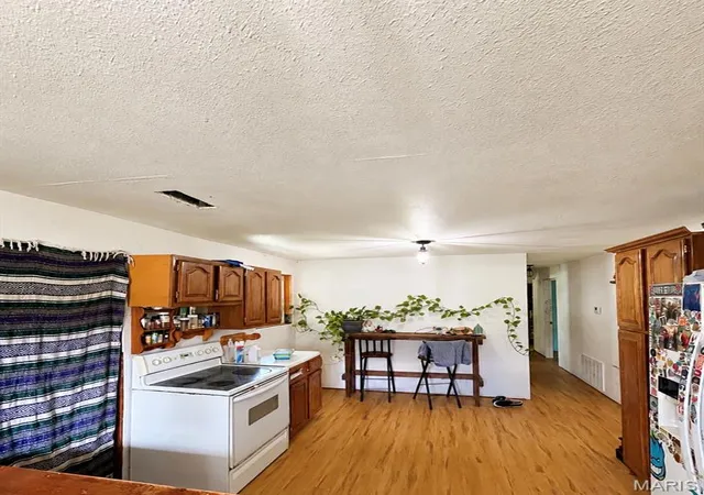 3rd image of 1023 Thomasville Rd, Houston, MO 65483 | MLS# MIS26046111