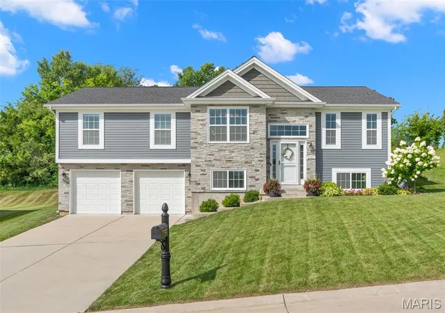 38th image of 2127 Kuenzel Dr, Washington, MO 63090 | MLS# MIS26046112