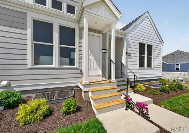 Photo 3 of Single family home for sale at 1708 Dyess St, Saint Charles, MO 63301 | MLS# MIS26046113 | Listing updated on 2026-07-20