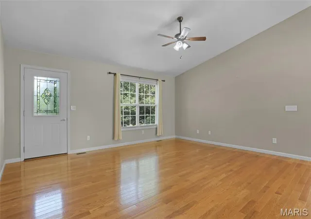 Photo 3 of Sale Pending at 1423 E 5th St, Washington, MO 63090 | MLS# MIS26046123 | Listing updated on 2026-07-21