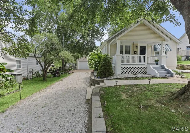 Photo 3 of Single family home for sale at 406 Sparta, Steeleville, IL 62288 | MLS# MIS26046130 | Listing updated on 2026-07-20
