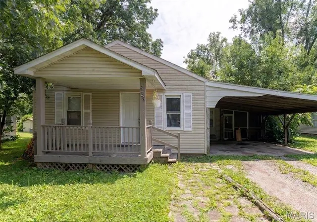 Photo 1 of Single family home for sale at 524 Belvedere Dr, Belleville, IL 62223 | MLS# MIS26046137 | Listing updated on 2026-10-16