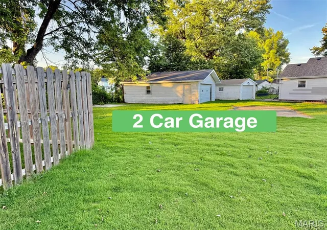 Photo 4 of Sale Pending at 411 E Chestnut, Gillespie, IL 62033 | MLS# MIS26046141 | Listing updated on 2026-08-30