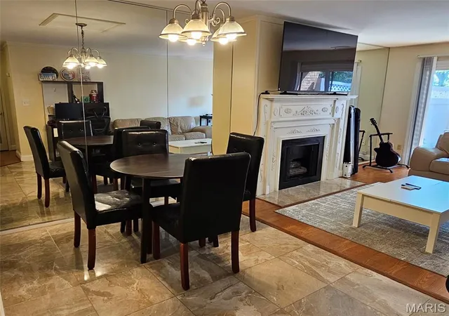 Photo 3 of Condo for sale at 950 E Rue De La Banque, Saint Louis, MO 63141 | MLS# MIS26046156 | Listing updated on 2026-07-23