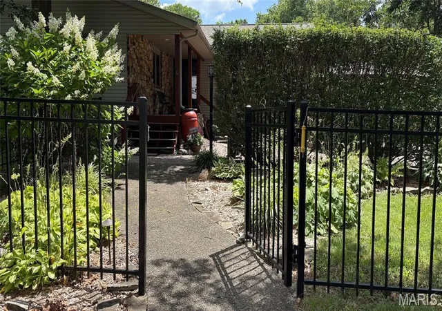 Photo 4 of Single family home for sale at 23036 Carlyle Rd, Thompsonville, IL 62890 | MLS# MIS26046166 | Listing updated on 2026-10-14