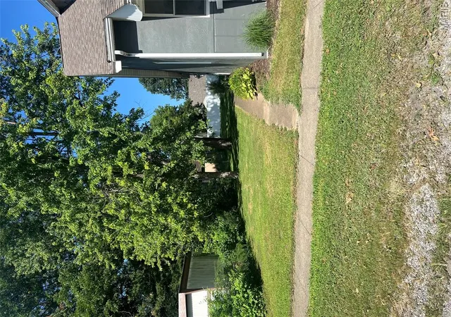 Photo 4 of Single family home for sale at 106 S Cherry St, Freeburg, IL 62243 | MLS# MIS26046176 | Listing updated on 2026-08-08