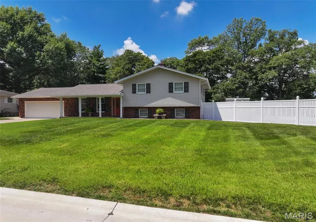 1st image of 5 Brookdale Dr, Ste Genevieve, MO 63670 | MLS# MIS26046181
