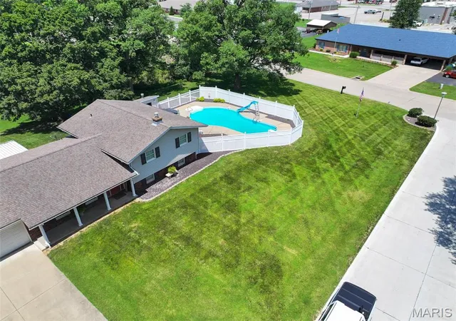 3rd image of 5 Brookdale Dr, Ste Genevieve, MO 63670 | MLS# MIS26046181