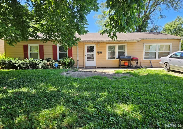 Photo 1 of Single family home for sale at 23 Westwood Dr, East Saint Louis, IL 62206 | MLS# MIS26046183 | Listing updated on 2026-09-08