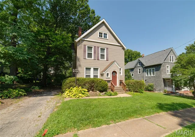 Photo 2 of Single family home for sale at 109 N Old Orchard Ave, Saint Louis, MO 63119 | MLS# MIS26046184 | Listing updated on 2026-08-16