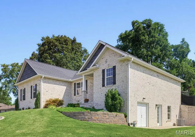 Photo 3 of Single family home for sale at 2642 Liberty Ct, Cape Girardeau, MO 63701 | MLS# MIS26046186 | Listing updated on 2026-09-13