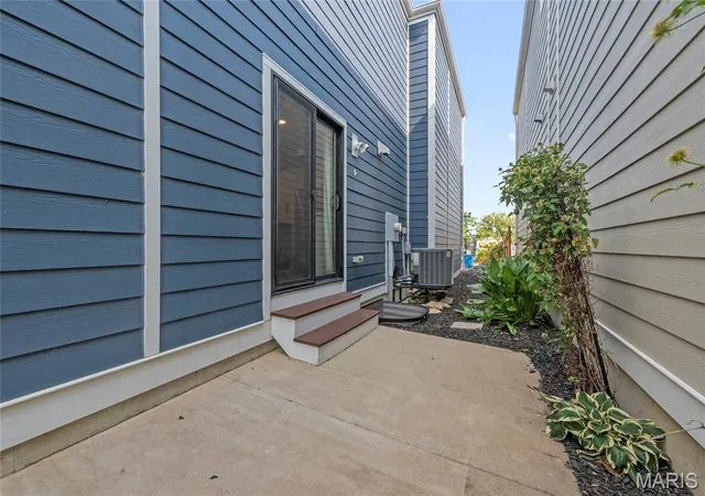 Photo 3 of Sale Pending at 3429 Sublette St, Saint Charles, MO 63301 | MLS# MIS26046189 | Listing updated on 2026-10-07