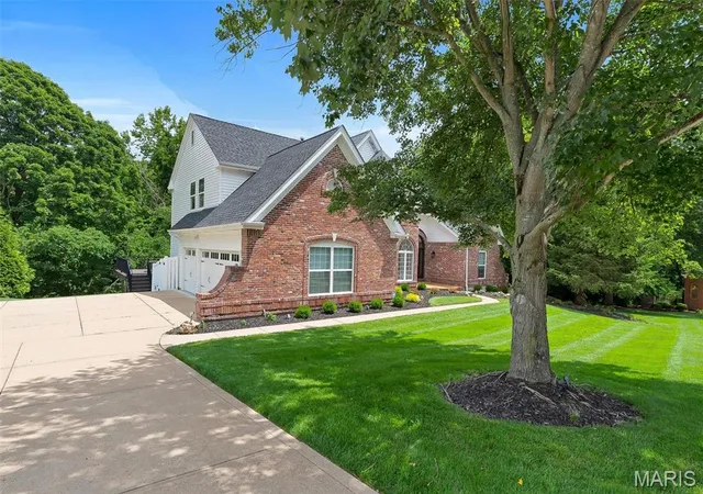 Photo 3 of Mansion for sale at 17643 Wildridge Dr, Wildwood, MO 63005 | MLS# MIS26046191 | Listing updated on 2026-08-24