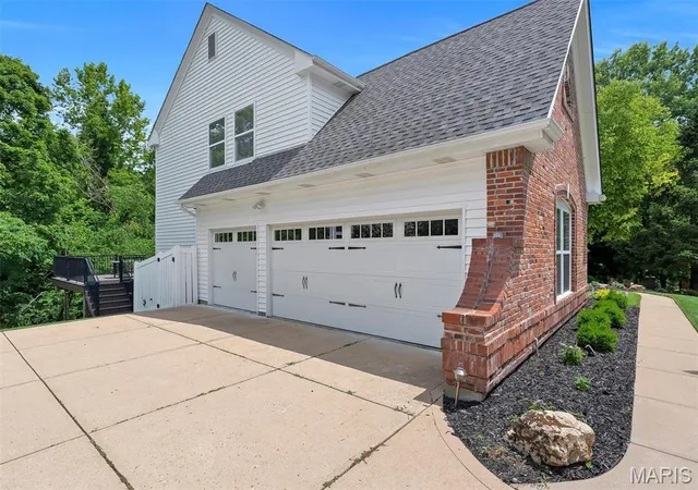 Photo 3 of Single family home for sale at 17643 Wildridge Dr, Wildwood, MO 63005 | MLS# MIS26046191 | Listing updated on 2026-08-24