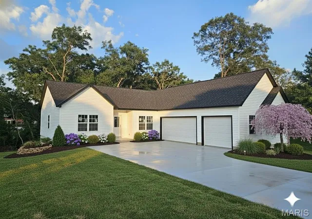 Photo 1 of Sale Pending at 10951 Village Dr W, Foristell, MO 63348 | MLS# MIS26046195 | Listing updated on 2026-07-27