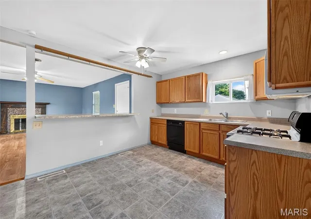 Photo 3 of Single family home for sale at 10917 Larkspur Dr, Saint Louis, MO 63123 | MLS# MIS26046196 | Listing updated on 2026-10-01