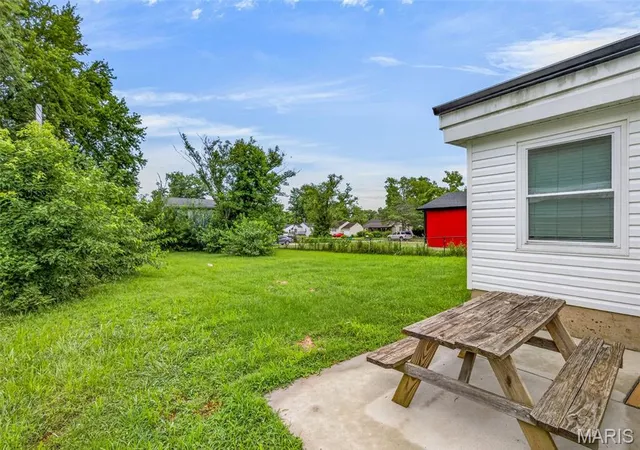 Photo 3 of Single family home for sale at 1206 N Washington St, Farmington, MO 63640 | MLS# MIS26046229 | Listing updated on 2026-09-25