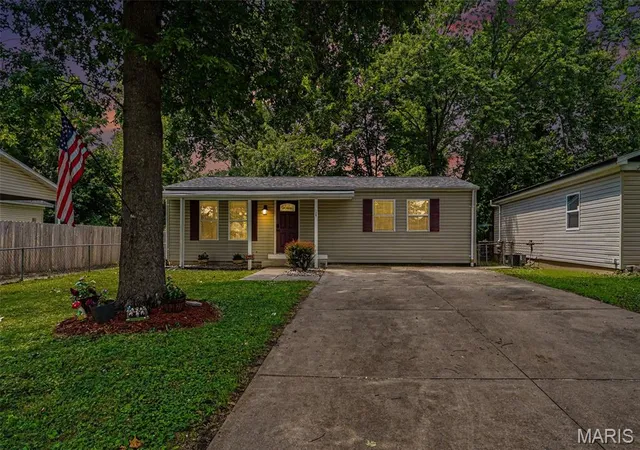 2nd image of 120 Cedar Ridge Dr, Pacific, MO 63069 | MLS# MIS26046236