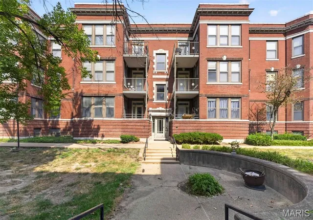 Condo for sale at 615 Clara Ave #1C, Saint Louis, MO 63112 | MLS# MIS26046240