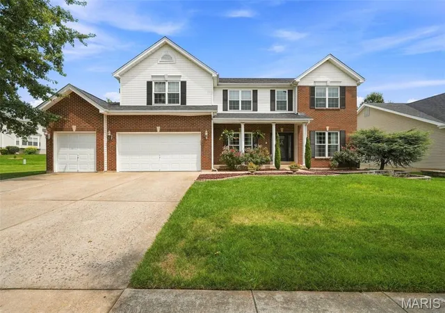 Photo 2 of Sale Pending at 2508 Macpherson Dr, O Fallon, MO 63368 | MLS# MIS26046242 | Listing updated on 2026-08-18
