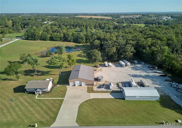 Photo 3 of Sale Pending at 2100 Spielhagen Rd, Troy, MO 63379 | MLS# MIS26046247 | Listing updated on 2026-09-14