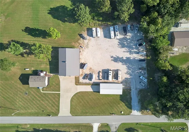 Photo 4 of Sale Pending at 2100 Spielhagen Rd, Troy, MO 63379 | MLS# MIS26046247 | Listing updated on 2026-09-14