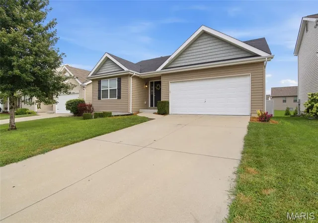 2nd image of 2685 Cedar Grove Dr, Belleville, IL 62221 | MLS# MIS26046283