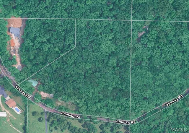 Photo 2 of Sale Pending at 3751 Binning Rd, Imperial, MO 63052 | MLS# MIS26046294 | Listing updated on 2026-09-01