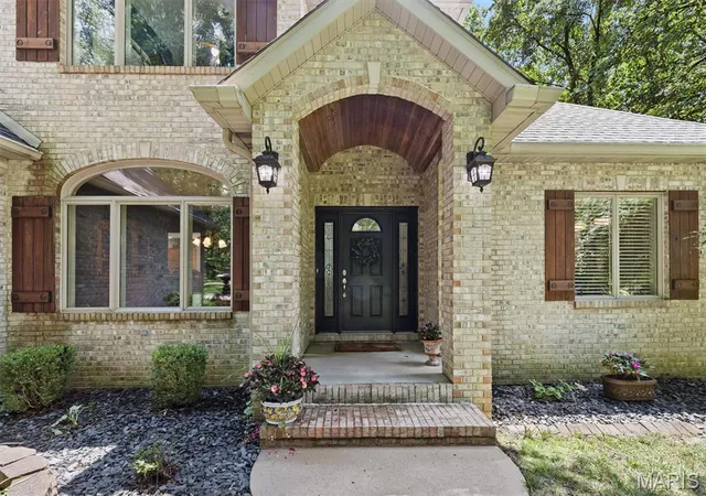 Photo 3 of Single family home for sale at 694 Pleasant Ridge Rd, Fairview Heights, IL 62208 | MLS# MIS26046298 | Listing updated on 2026-07-28