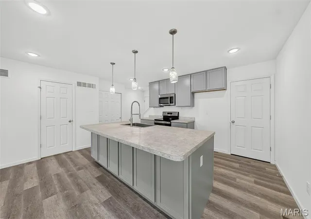 Photo 4 of Single family home for sale at 108 Tiber Wy, Saint Charles, MO 63301 | MLS# MIS26046300 | Listing updated on 2026-10-20