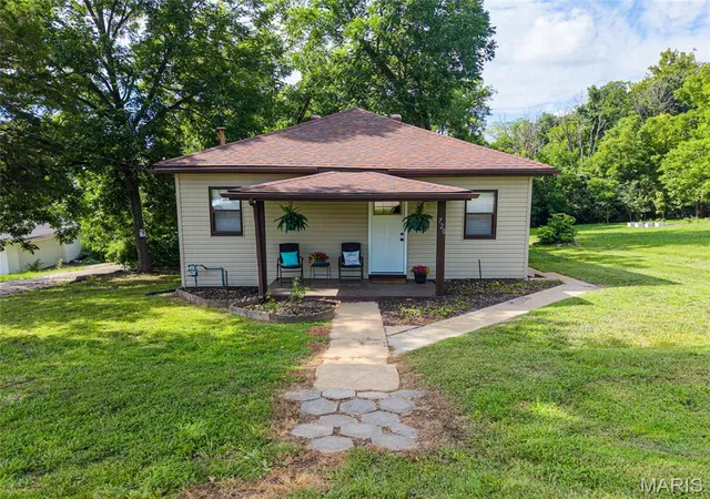 Photo 3 of Sale Pending at 720 W Buckley, Park Hills, MO 63601 | MLS# MIS26046317 | Listing updated on 2026-09-28