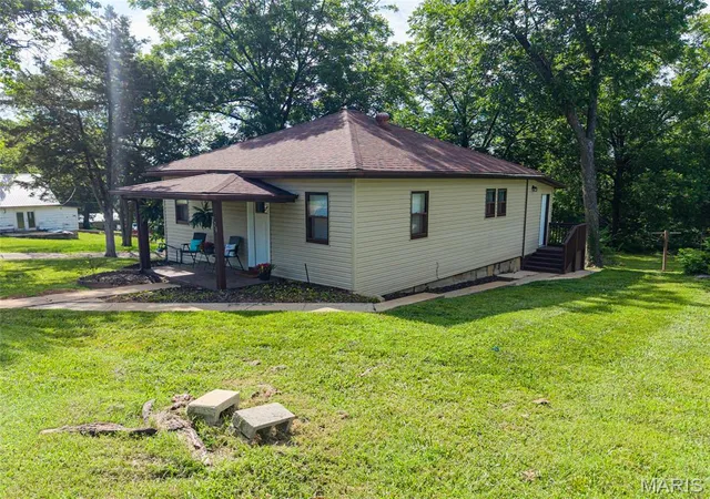 Photo 3 of Sale Pending at 720 W Buckley, Park Hills, MO 63601 | MLS# MIS26046317 | Listing updated on 2026-09-28