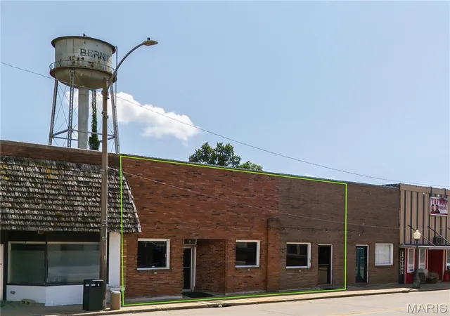 Photo 1 of Townhouse for sale at 105 E Main Ave, Bernie, MO 63822 | MLS# MIS26046321 | Listing updated on 2026-07-20