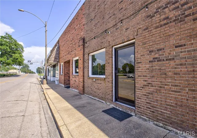 Photo 4 of Townhouse for sale at 105 E Main Ave, Bernie, MO 63822 | MLS# MIS26046321 | Listing updated on 2026-07-20