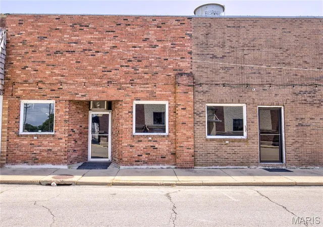 Photo 5 of Townhouse for sale at 105 E Main Ave, Bernie, MO 63822 | MLS# MIS26046321 | Listing updated on 2026-07-20