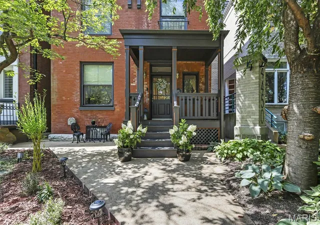 2nd image of 4446 Laclede Ave, Saint Louis, MO 63108 | MLS# MIS26046324