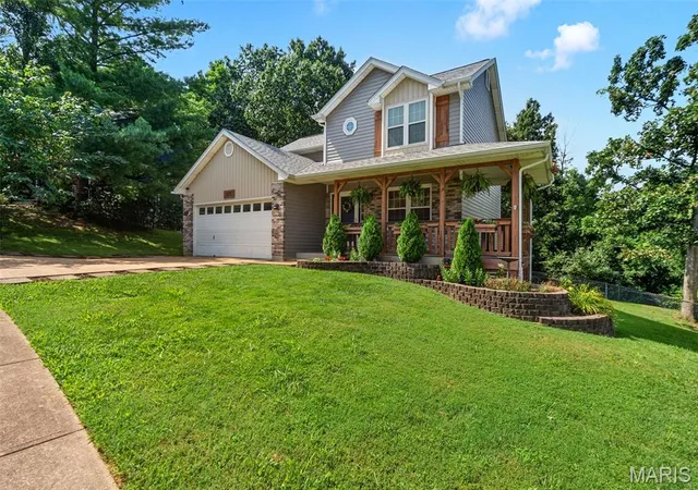 4th image of 1677 Stardust Dr, Arnold, MO 63010 | MLS# MIS26046346