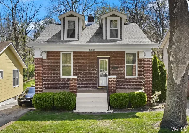 Photo 3 of Single family home for sale at 2230 Northbury Ln, St Louis, MO 63114 | MLS# MIS26046347 | Listing updated on 2026-08-28