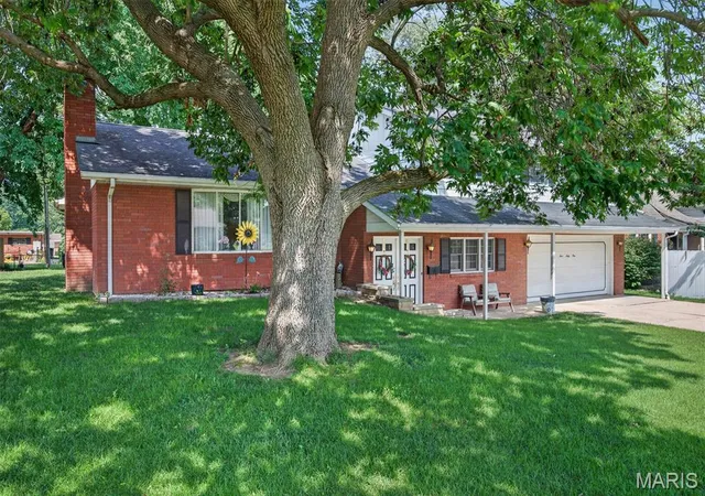 Photo 2 of Single family home for sale at 461 S Grand St, Nashville, IL 62263 | MLS# MIS26046357 | Listing updated on 2026-09-20