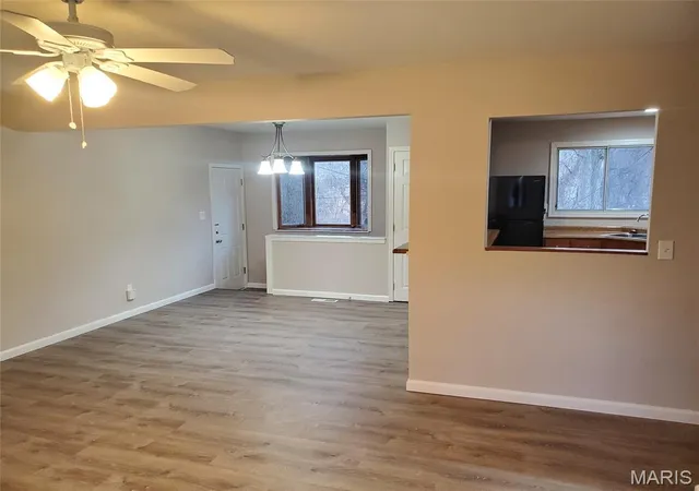 Photo 3 of Single family home for sale at 1574 Ville Angela Ln, Hazelwood, MO 63042 | MLS# MIS26046363 | Listing updated on 2026-09-02