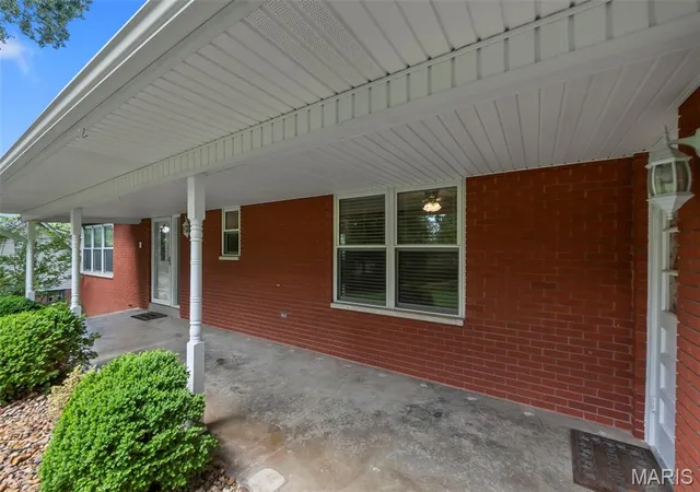 Photo 3 of Single family home for sale at 1930 Oak Hills St, Cape Girardeau, MO 63701 | MLS# MIS26046368 | Listing updated on 2026-09-18
