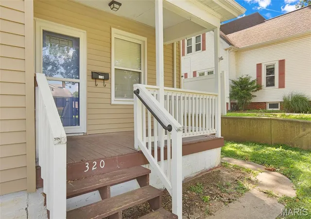 Photo 2 of Single family home for sale at 320 S Kansas St, Edwardsville, IL 62025 | MLS# MIS26046369 | Listing updated on 2026-08-08