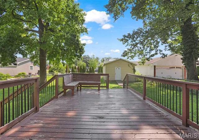 Photo 3 of Single family home for sale at 320 S Kansas St, Edwardsville, IL 62025 | MLS# MIS26046369 | Listing updated on 2026-08-08