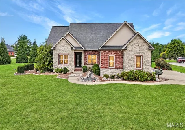 Photo 1 of Single family home for sale at 105 Locksley Ct, Troy, IL 62294 | MLS# MIS26046374 | Listing updated on 2026-10-07