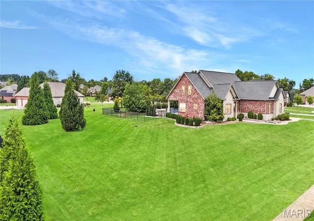 Photo 2 of Single family home for sale at 105 Locksley Ct, Troy, IL 62294 | MLS# MIS26046374 | Listing updated on 2026-10-07