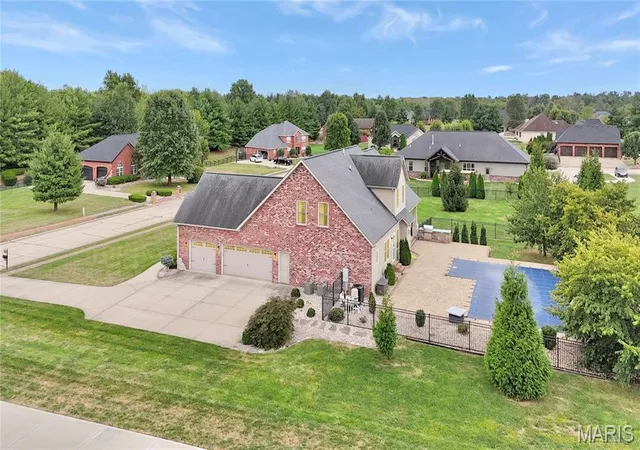 Photo 3 of Single family home for sale at 105 Locksley Ct, Troy, IL 62294 | MLS# MIS26046374 | Listing updated on 2026-10-07
